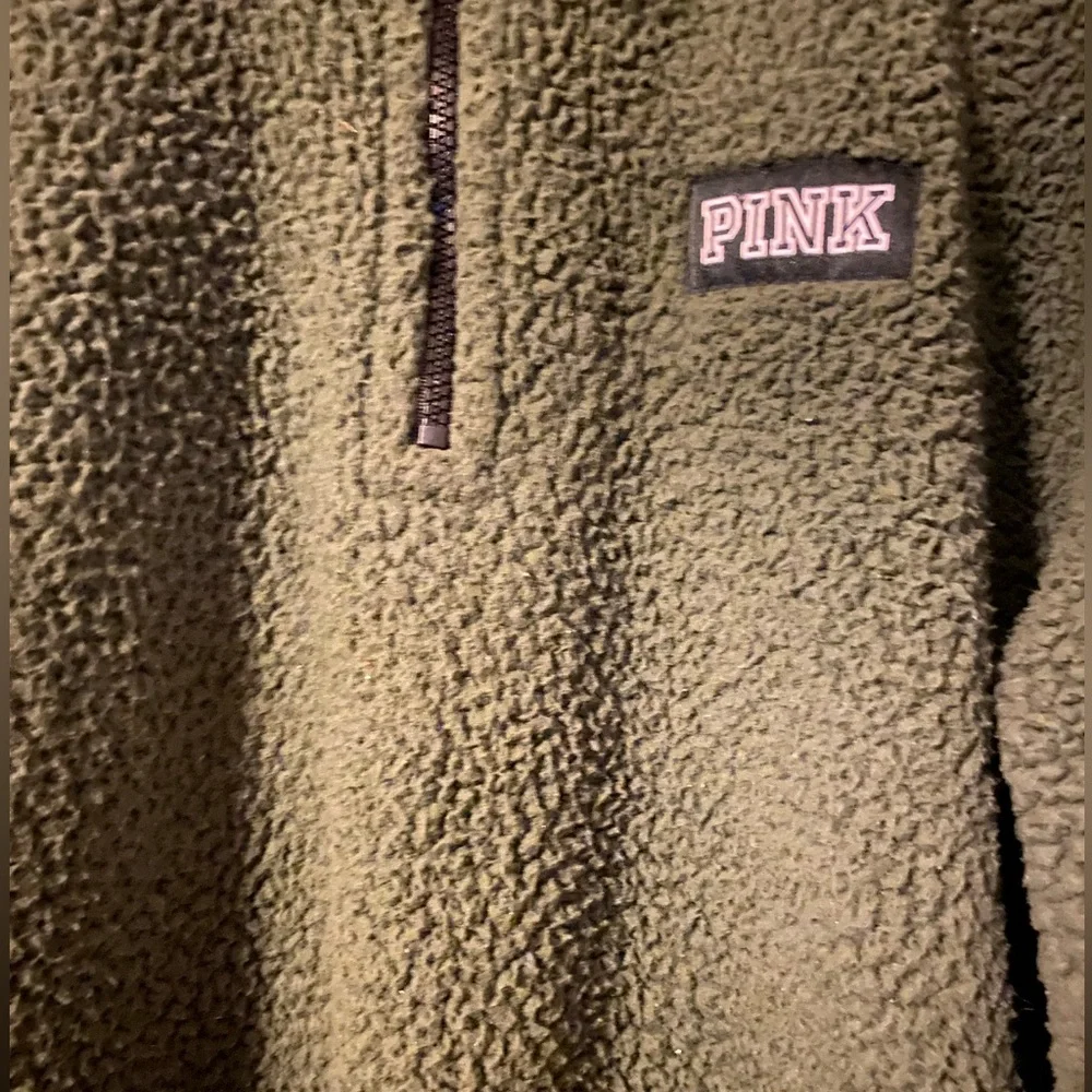 Softer than your Exs hugs and always there when you need it Large Sherpa pockets - Picture 14 of 14